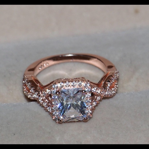 Jewelry - 5⭐️’sVictoria Wieck Rose Gold 3ct Cushion Cut Ring